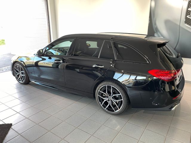 Fahrzeugabbildung Mercedes-Benz C 300 d T/AMG/Digital Light/AHK/Pano/19"