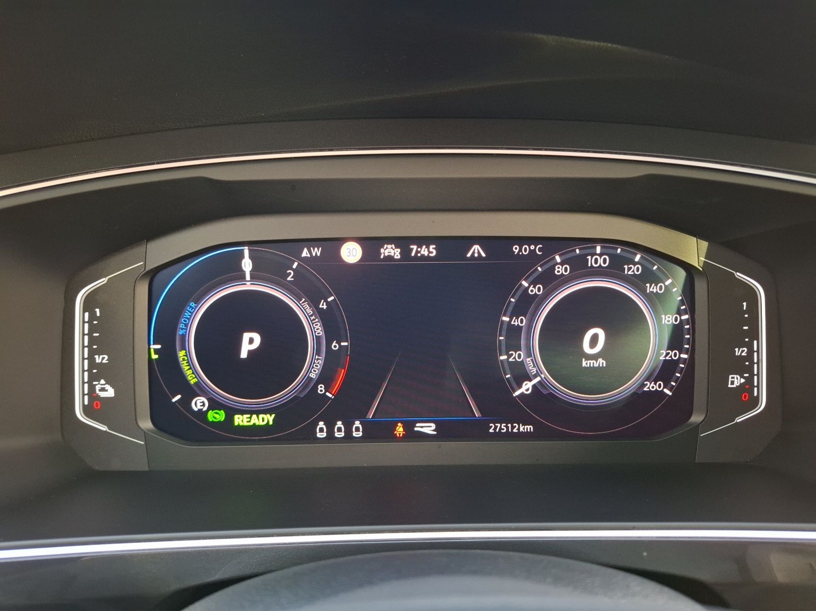 Fahrzeugabbildung Volkswagen Tiguan eHybrid R-Line DSG Matrix AHK Navi Pano A