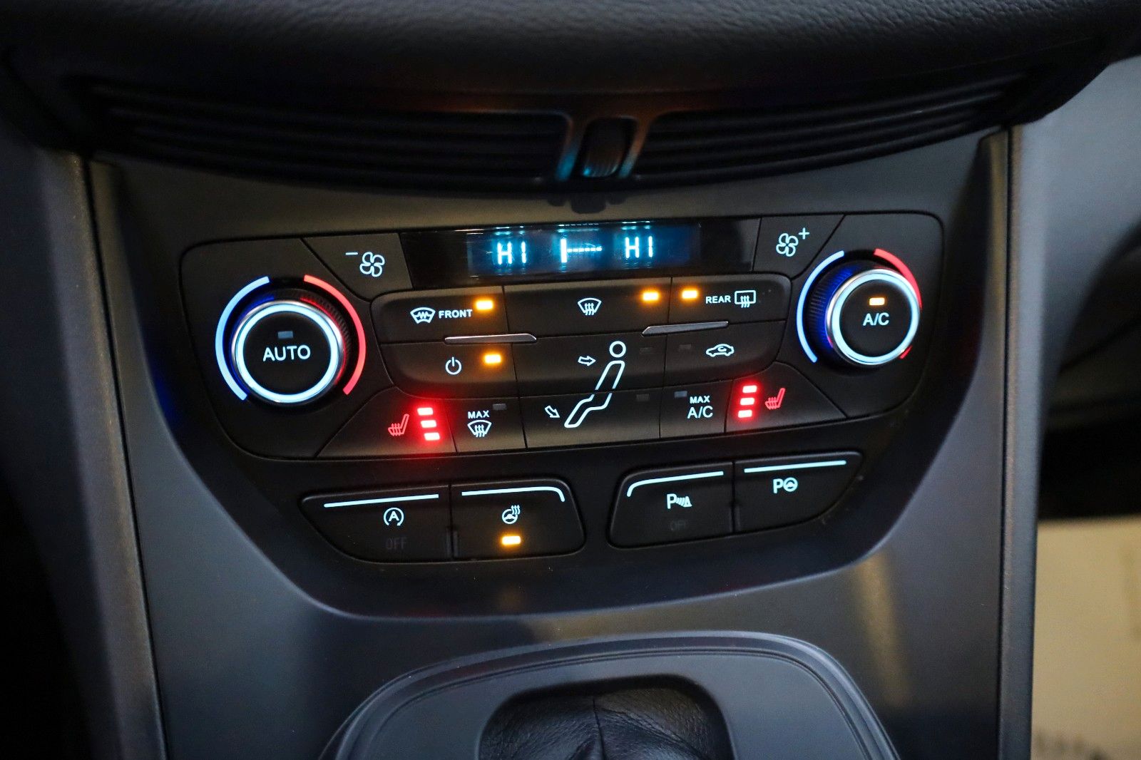 Fahrzeugabbildung Ford C-MAX Cool & Connect Navi,Kamera,SH,AHK,SR+WR