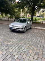 Volkswagen Golf 4  1,6 - Volkswagen Golf aus 2002: 1.6