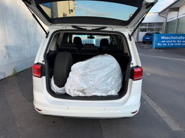 Volkswagen Touran - 5