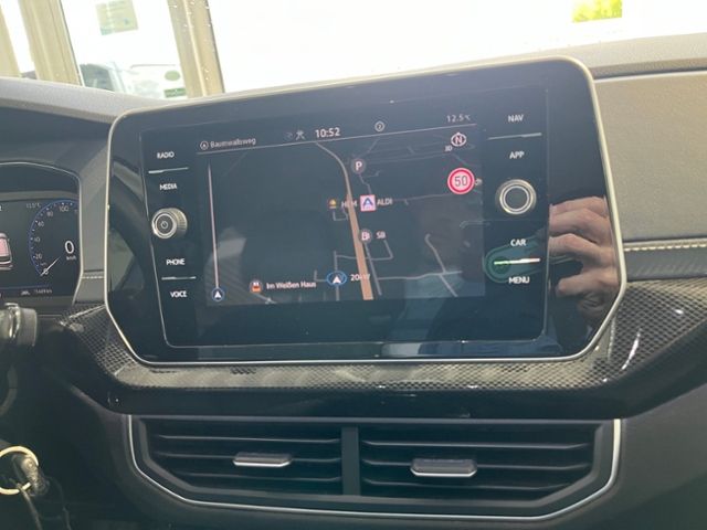 Fahrzeugabbildung Volkswagen T-Cross 1.0 TSI STYLE AHK NAVI IQ.DRIVE GJR