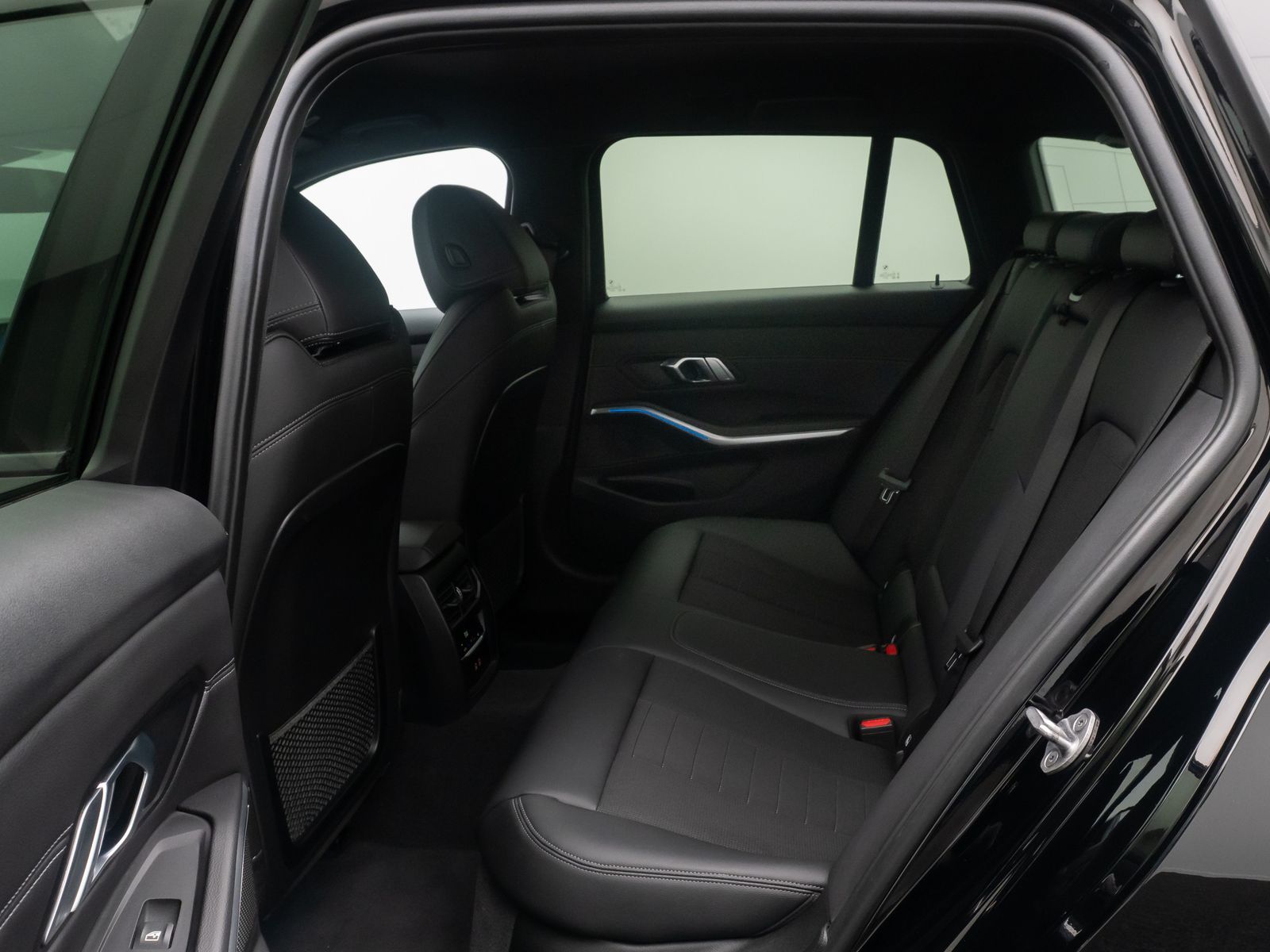 Fahrzeugabbildung BMW 318d Kamera DAB HiFi Leder Sport LED 18Zoll
