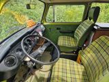 Volkswagen T2b DIESEL Wastfalia Helsinki Oldimer - Volkswagen T2 mit Diesel-Antrieb: Kleinbus