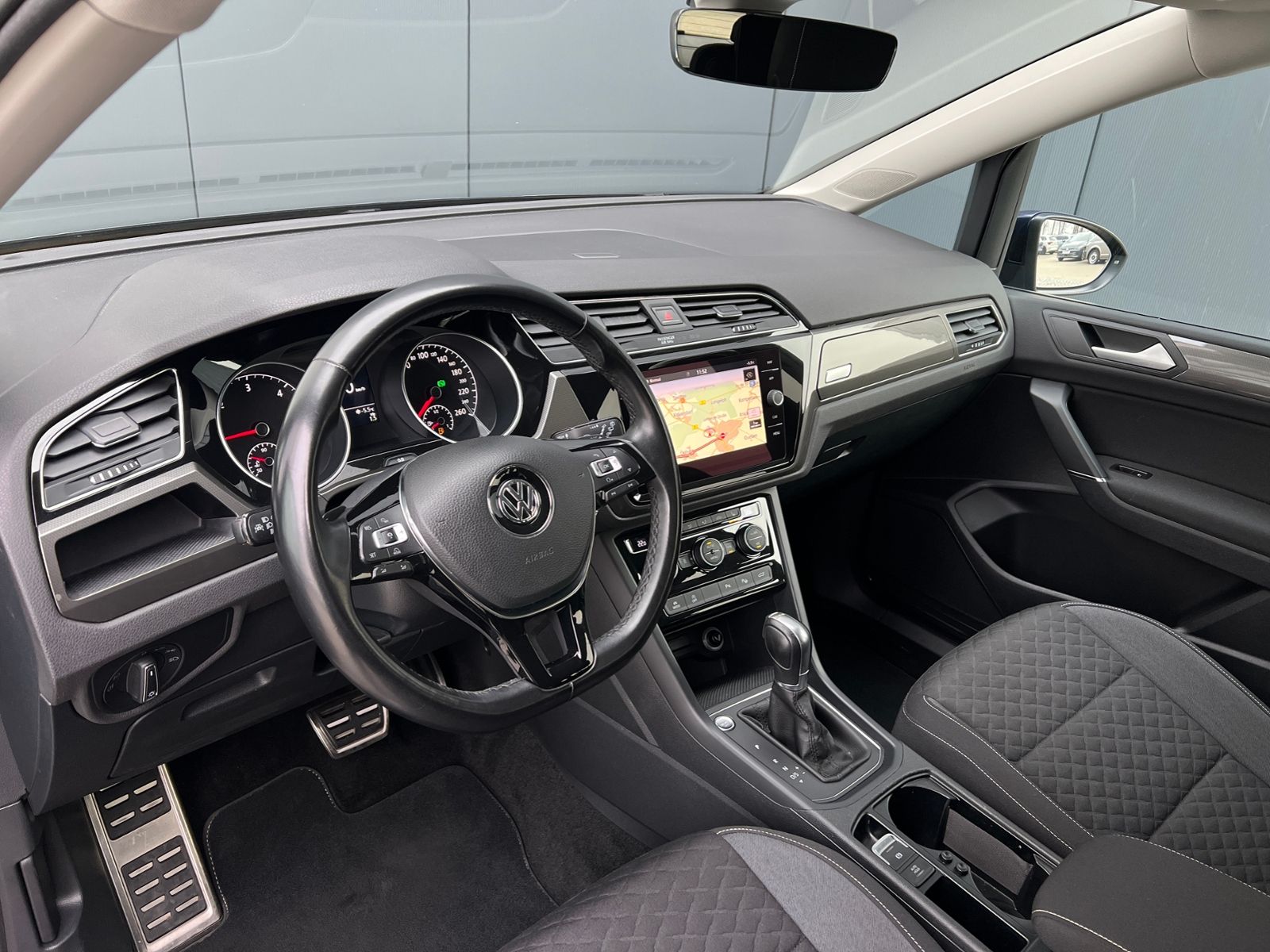 Fahrzeugabbildung Volkswagen Touran JOIN 2.0 TDI DSG *Standheiz,AHK,Navi,ACC*