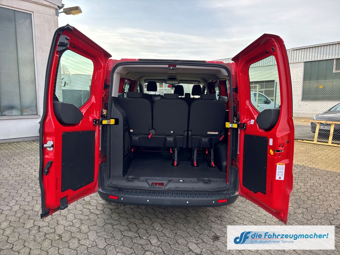 Fahrzeugabbildung Ford Transit Custom Tourneo 300 L1 *4132