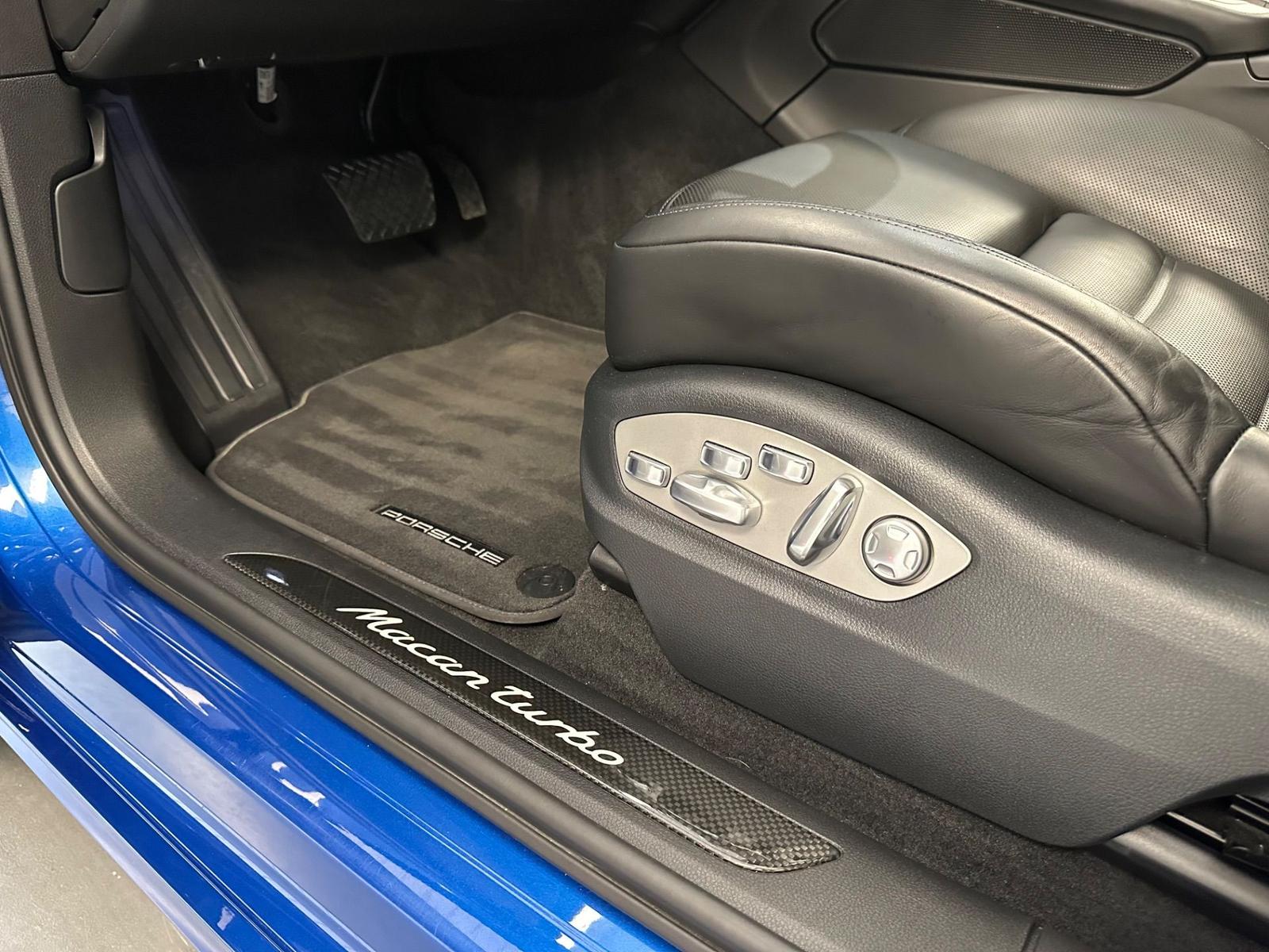 Porsche Macan Turbo 3.6 400 ch • 1ère Main • Sport Chrono • Burmester • Toit pano • Carbone • 21"