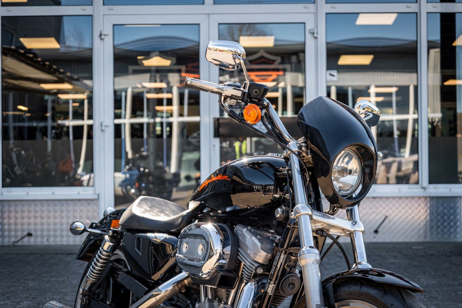 Fahrzeugabbildung Harley-Davidson XL883L SUPERLOW SPORTSTER - A2 TAUGLICH - FALCON