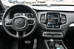 Fahrzeugabbildung Volvo XC90 R-Design B5 AWD *B&W*STHZ*MASSAGE*360