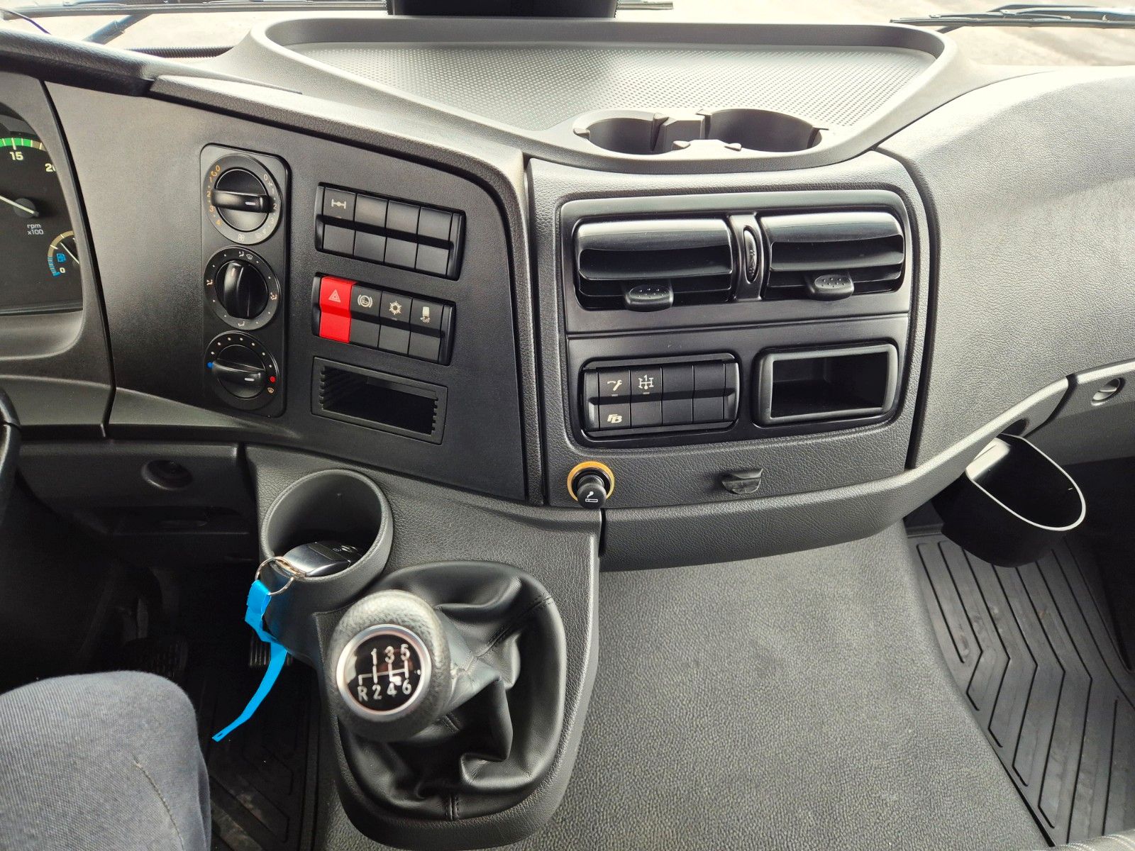 Fahrzeugabbildung Mercedes-Benz Atego 821 K 4x2 Meiller 2x AHK RUL Klima 3 Sitz