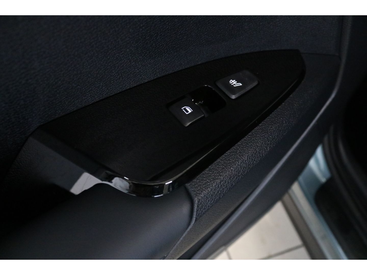 Fahrzeugabbildung Kia Sportage Ultimate Edition 1.6 T-GDI MHEV