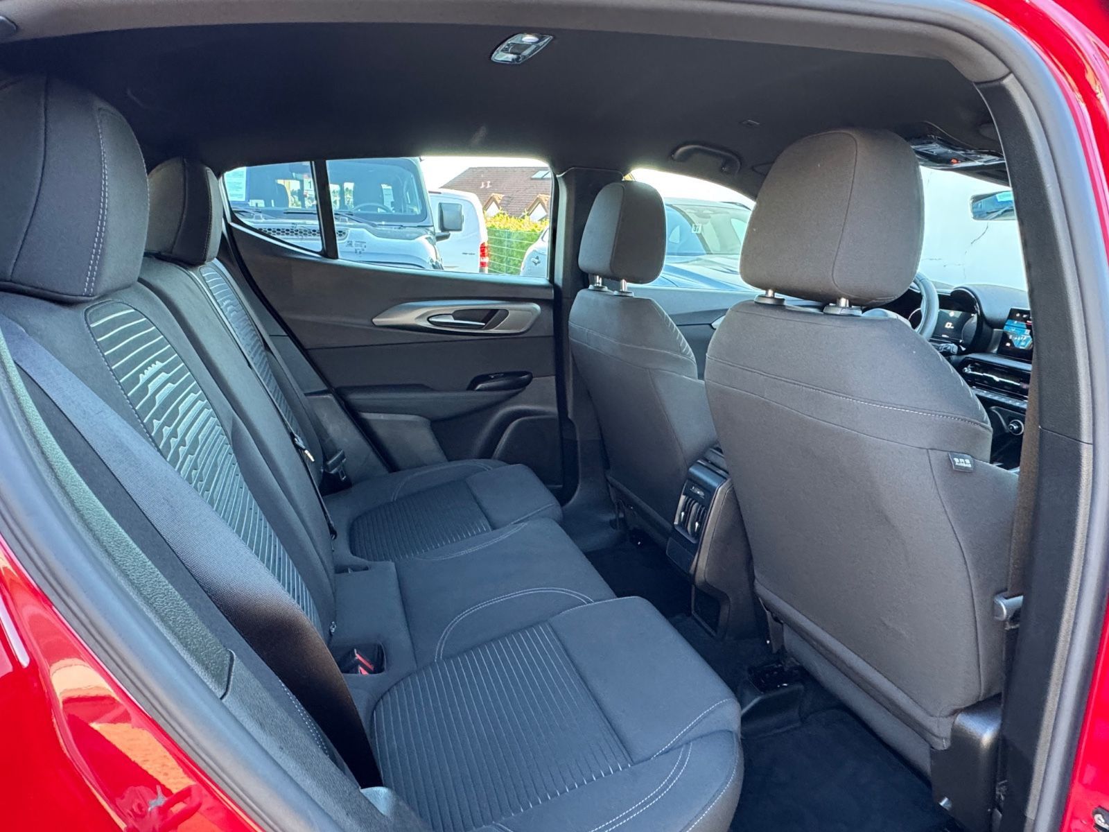 Fahrzeugabbildung Alfa Romeo Tonale Super/LED/CarPlay/PDC/Tempomat/KlimaAuto/