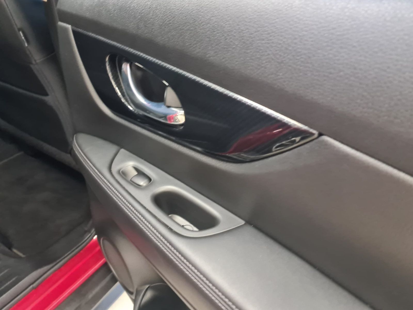 Fahrzeugabbildung Nissan X-Trail Tekna /NUR 40.TKM/SCHECKHEFT/LED/BOSE