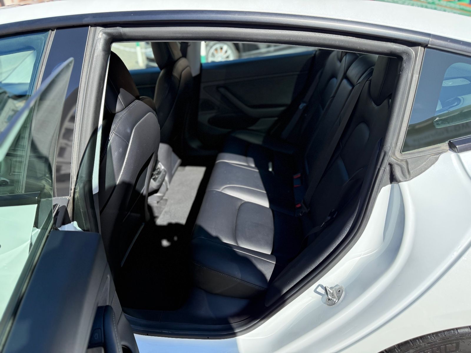 Fahrzeugabbildung Tesla Model 3 Long Range Dual AWD FACELIFT 1-HD WÄRMEP