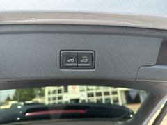 VW Touareg 3.0 TDI R-Line 4M Navi Fahrass Ahk Luft VW Touareg 3.0 TDI R-Line 4M Navi Fahrass Ahk Luft