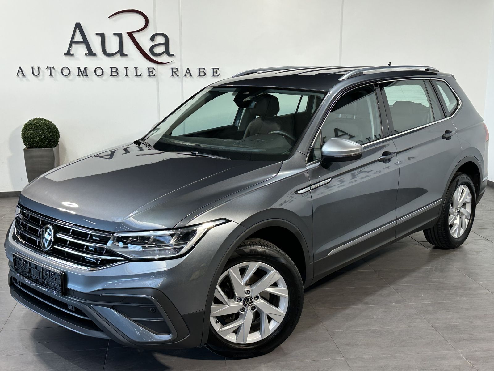 Fahrzeugabbildung Volkswagen Tiguan Allspace 2.0 TDI 4M DSG Life NAV+LED+AHK