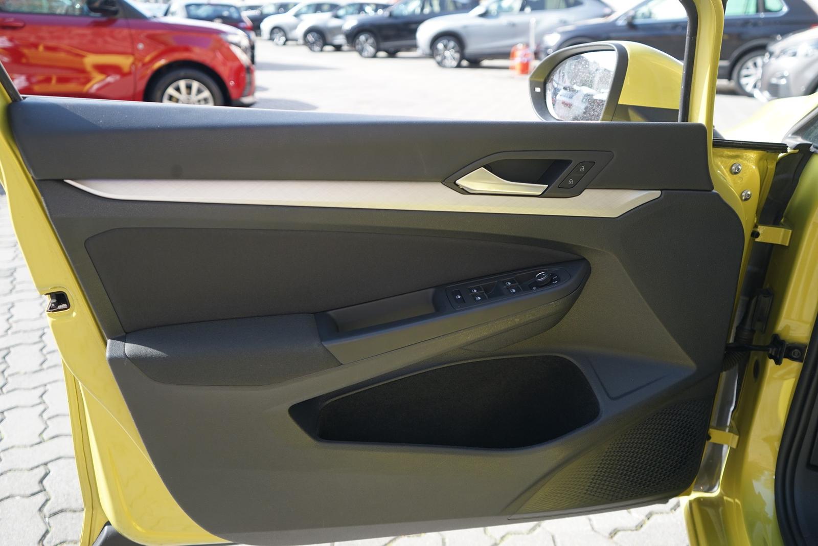 Volkswagen Golf VIII 1.0 eTSI Life LED Navi Sitzheizung ACC, миниатюра 25
