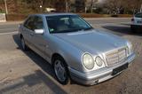 Mercedes-Benz E 240 - silberne Mercedes-Benz E 240