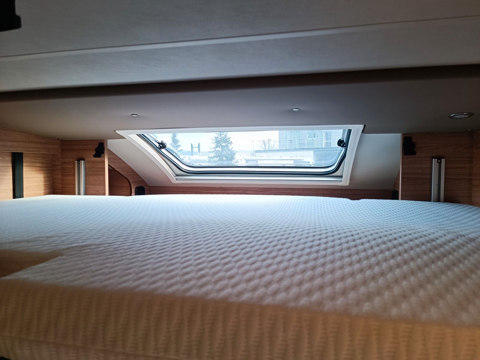 Fahrzeugabbildung Weinsberg CaraSuite 650 MEG Ford