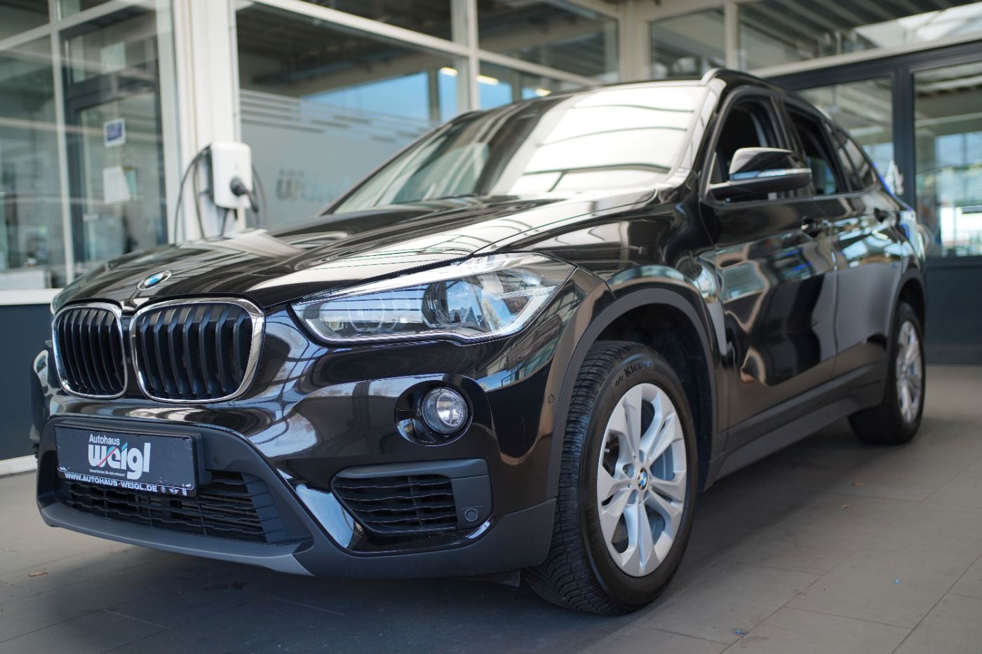 Fahrzeugabbildung BMW X1 20i Advantage +Navi+Parkassist+DrivingAssist+