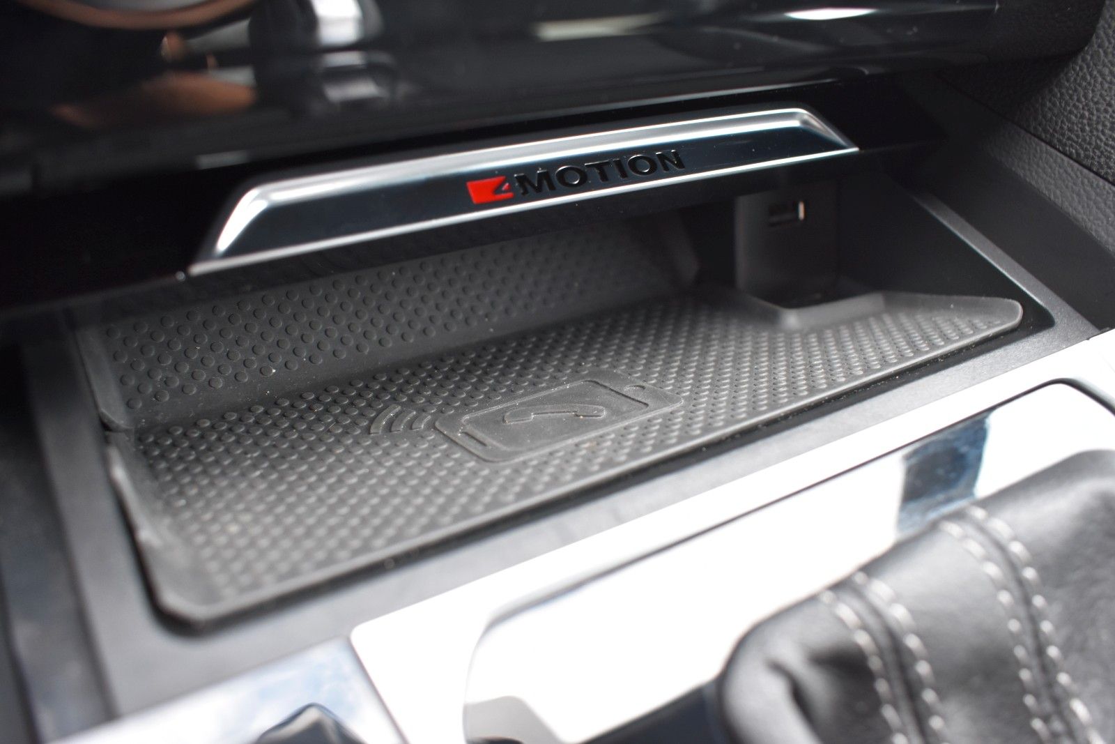 Fahrzeugabbildung Volkswagen Arteon R-Line 4Motion PANO/AHK/STH/MASAGE/DYNAUD