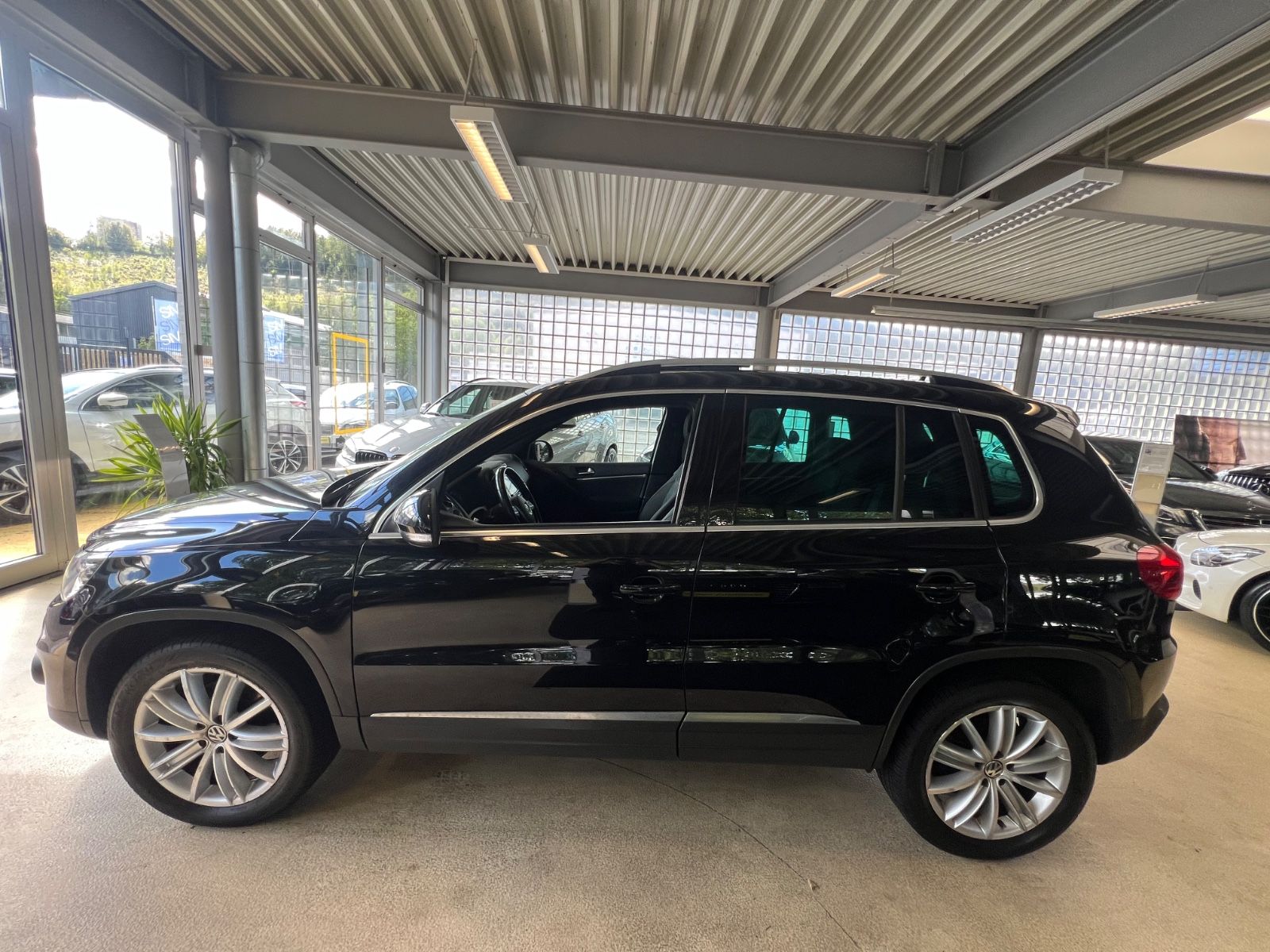 Fahrzeugabbildung Volkswagen Tiguan 2.0TDI Sport & Style 4Motion *PANO*XENON*