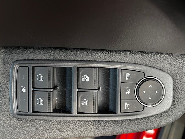 Fahrzeugabbildung Renault CLIO EVOLUTION TCe 90