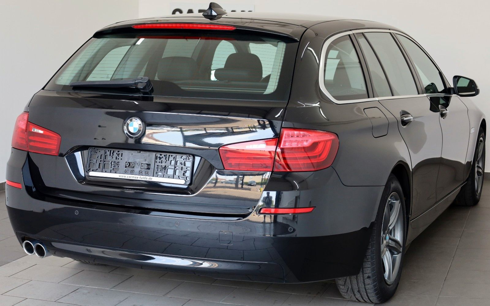 Fahrzeugabbildung BMW 525 d xDrive Touring,Navi,SH,Harman-Kardon,SR+WR