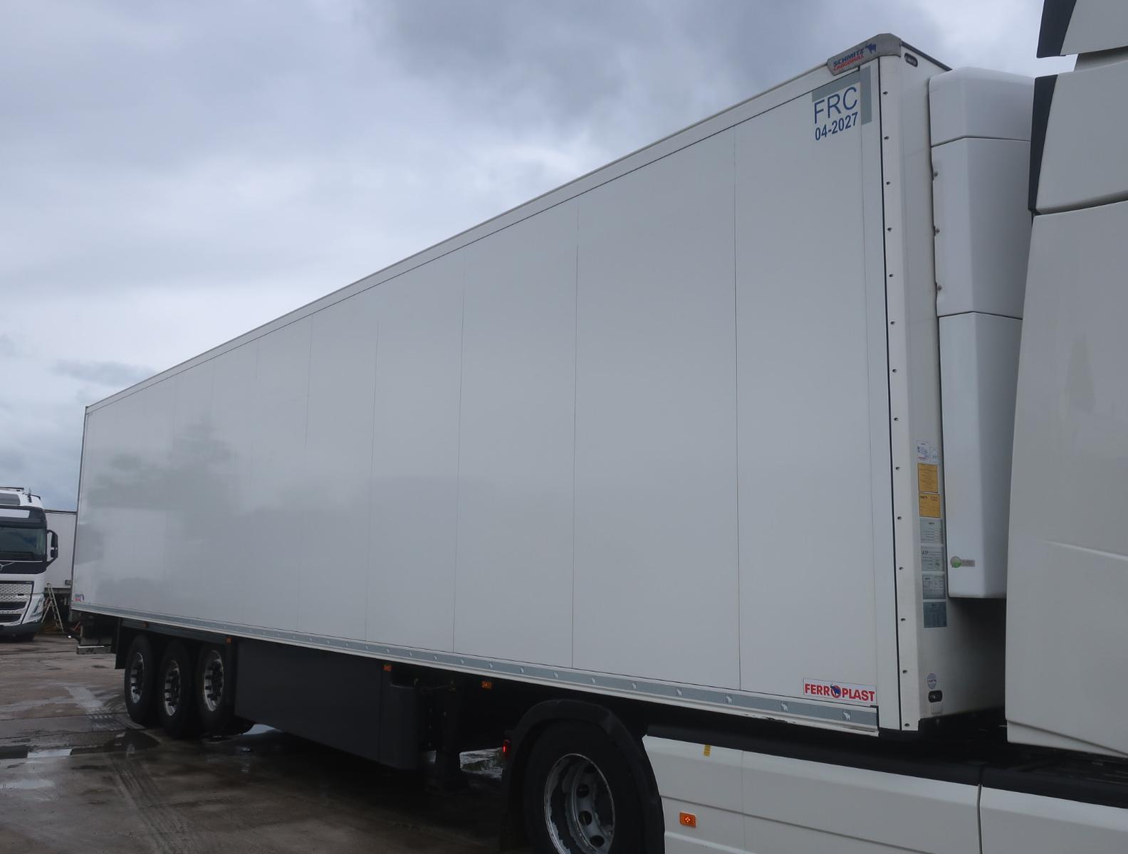 Schmitz Cargobull ca.90 m³ Doppelstock Thermo King SLXi 300