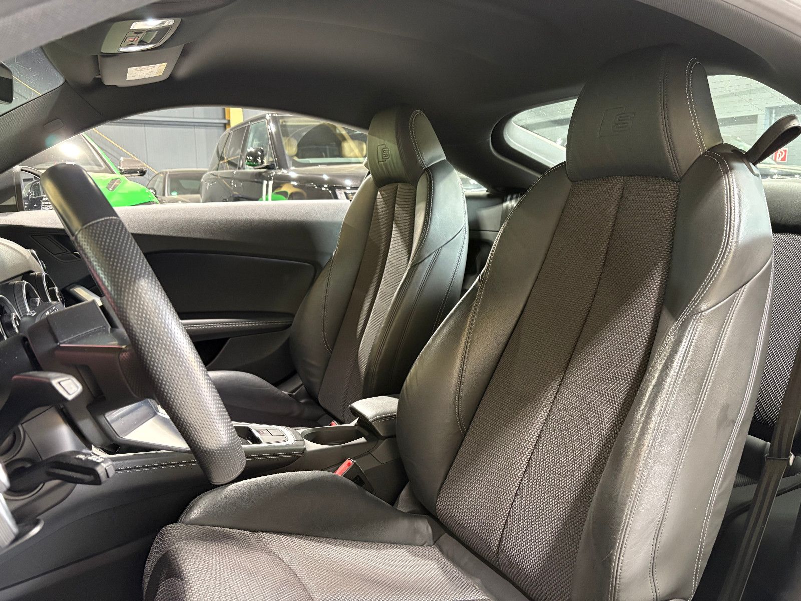 Fahrzeugabbildung Audi TT Coupe 2.0 TFSI/NAVI/PDC/SHZ/TEMPOMAT/8-FACH
