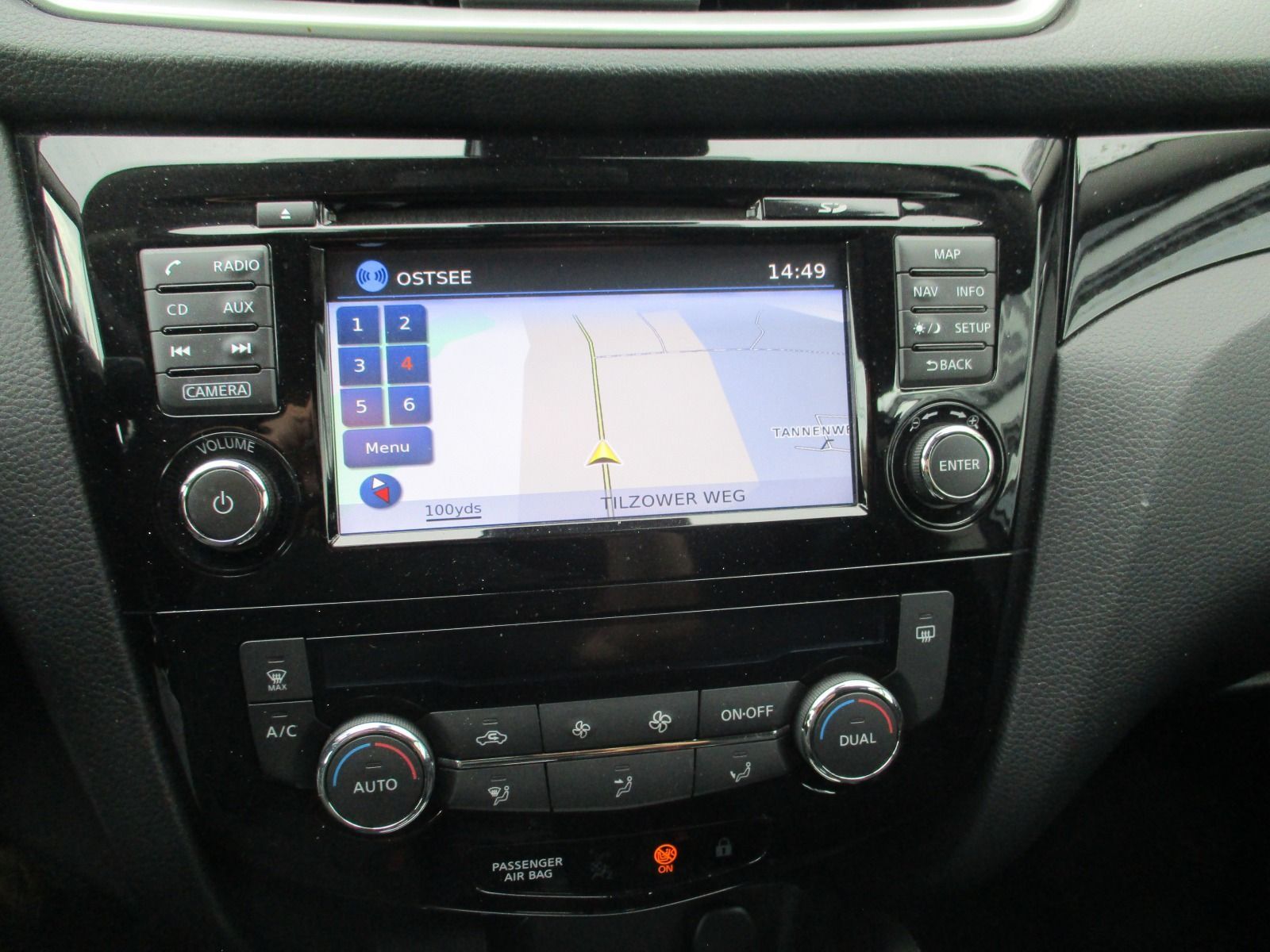 Fahrzeugabbildung Nissan Qashqai 1,2 DIG-T X-tronic Acenta Navi