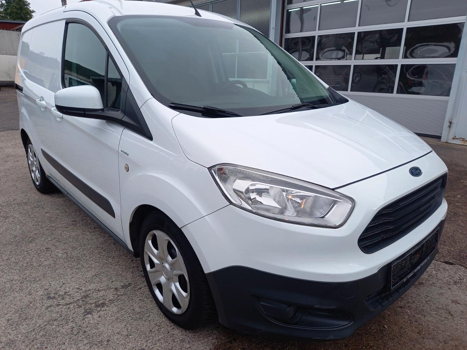 Ford Transit Courier 1.5 tdci Klima PDC EU5