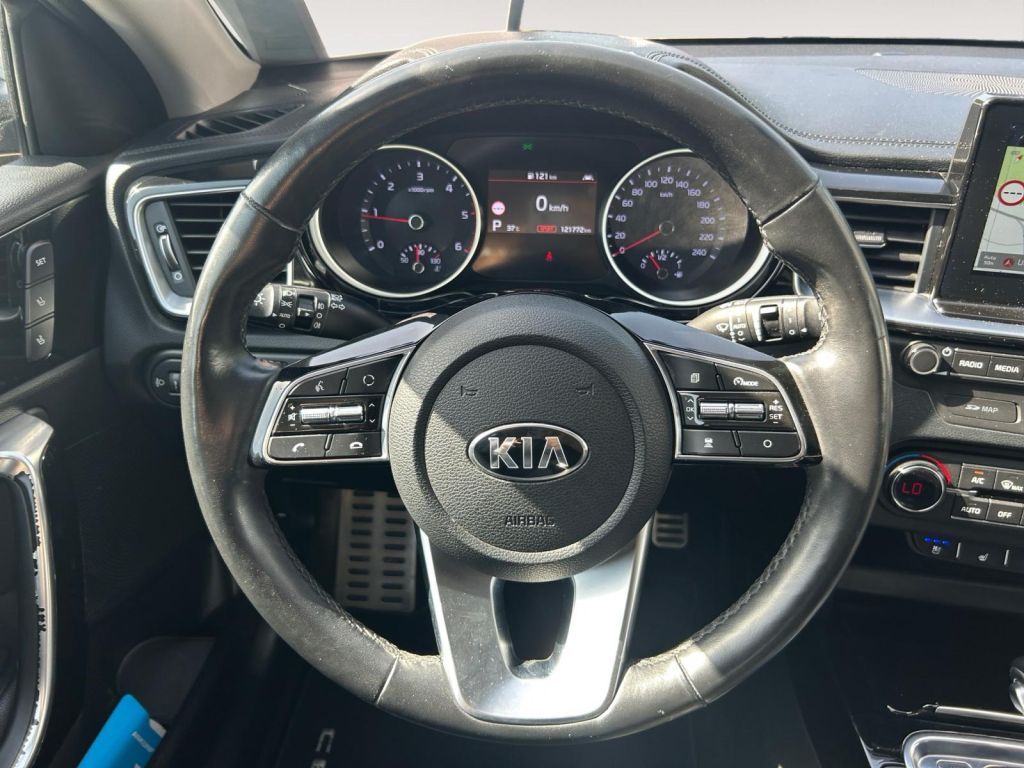 Fahrzeugabbildung Kia Ceed SW 1.6 CRDi DCT Platinum Edition