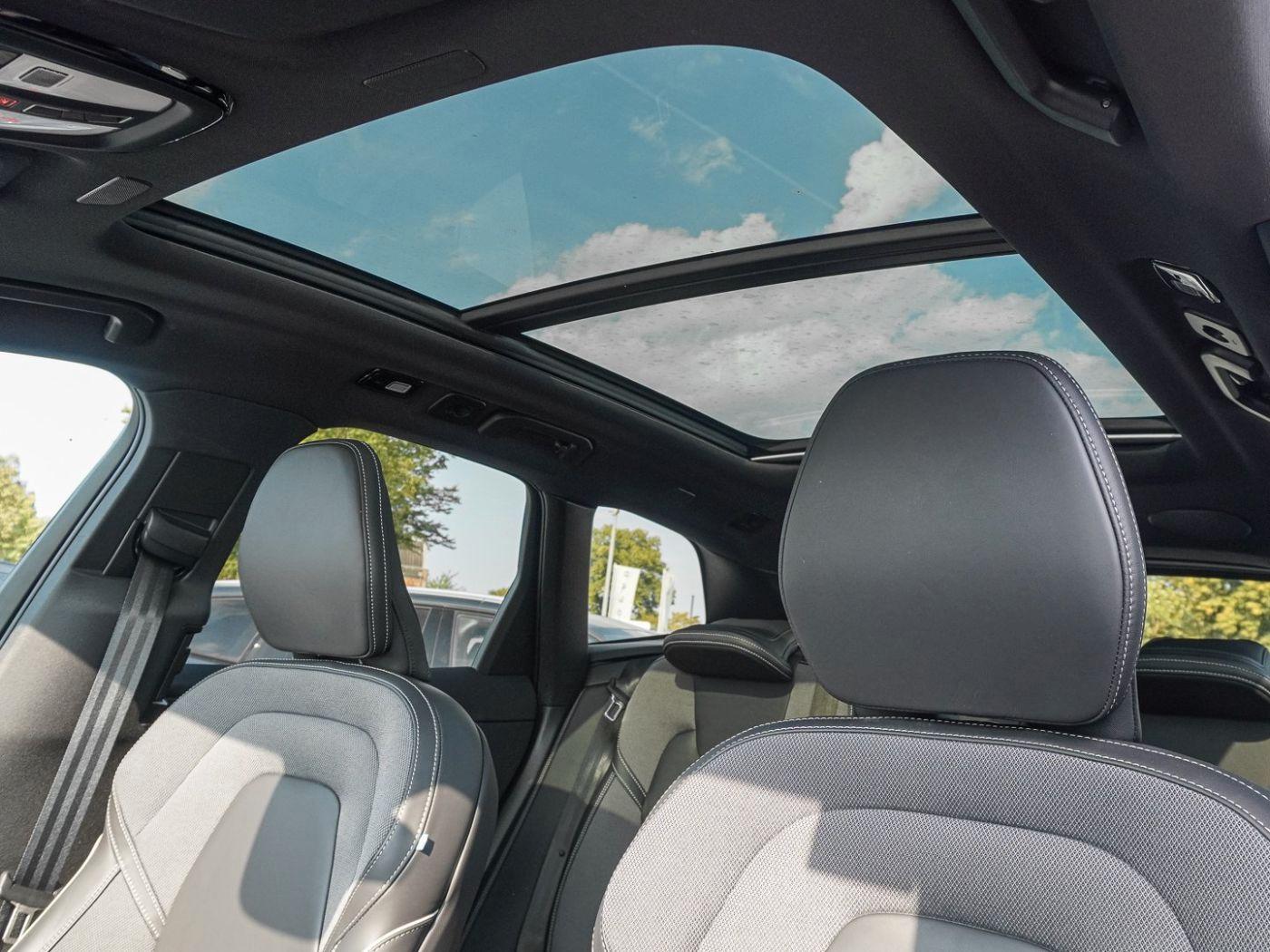 Volvo XC60 T8 AWD Black Edition Ultra Plug-in Hybrid
