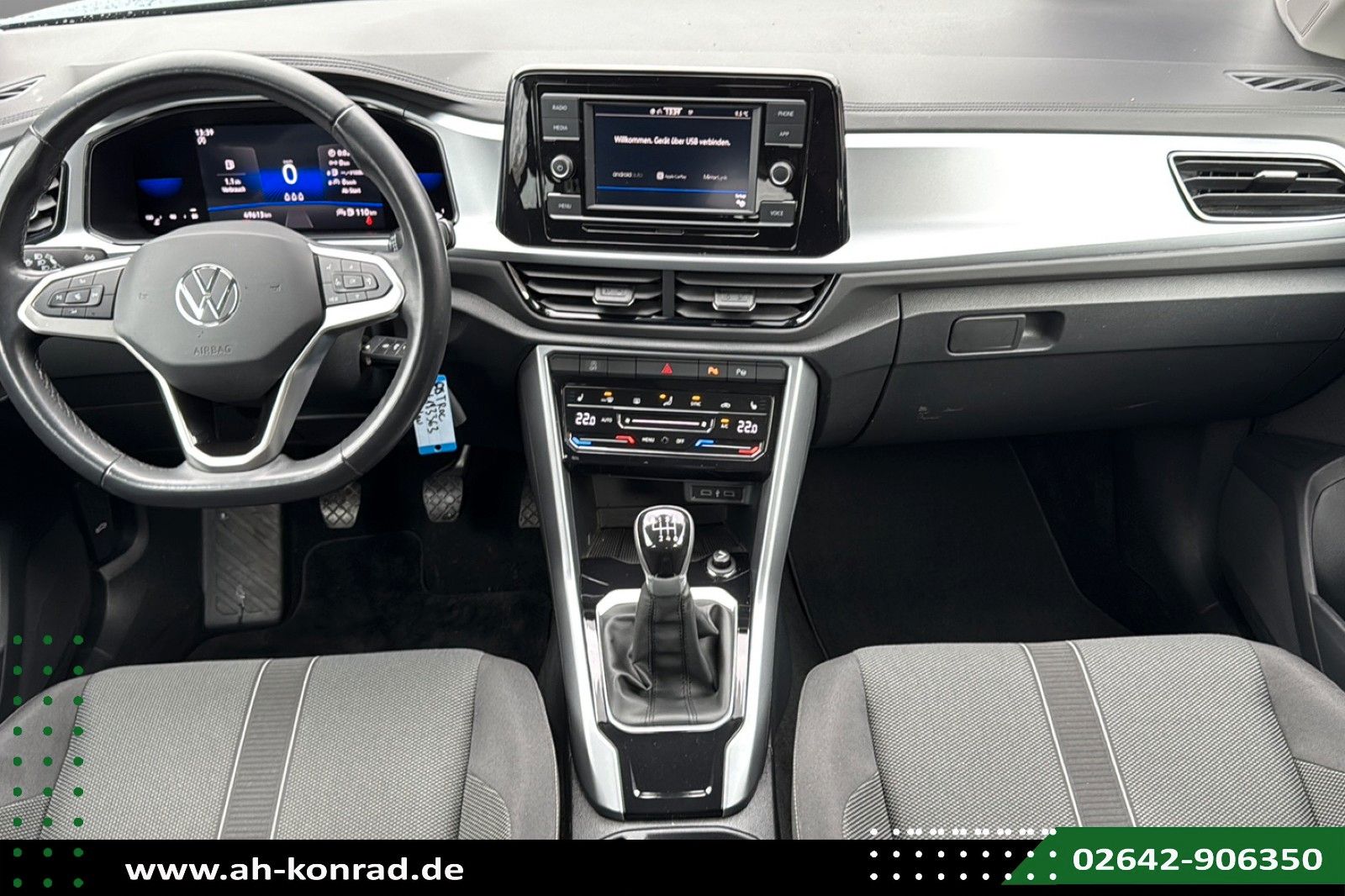 Fahrzeugabbildung Volkswagen T-Roc 1.5 TSI Life*AHK*RCAM*AHK*