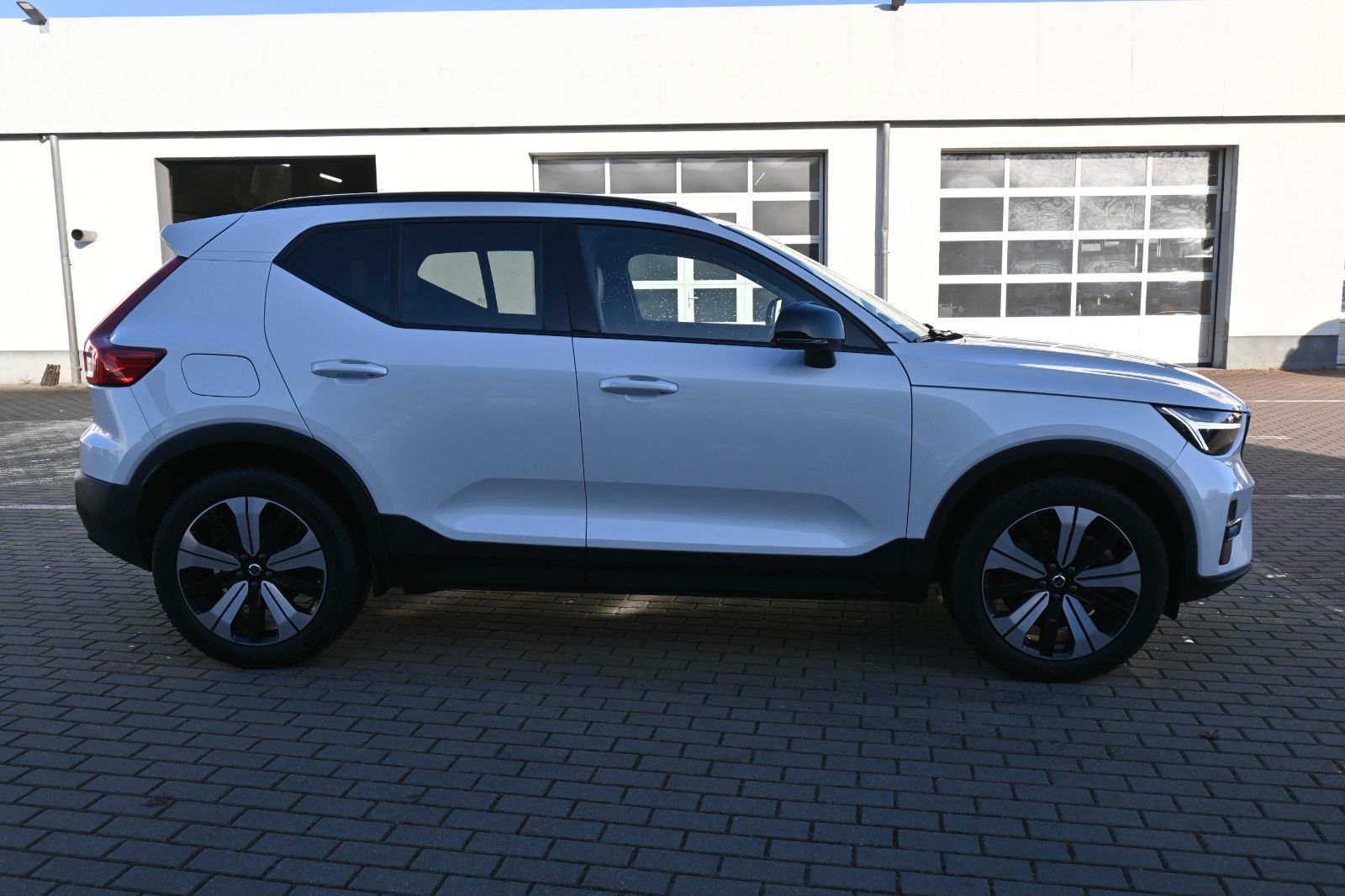 Fahrzeugabbildung Volvo XC40 T5 Recharge Plus Dark*H&K*BLIS*RFK*AHK
