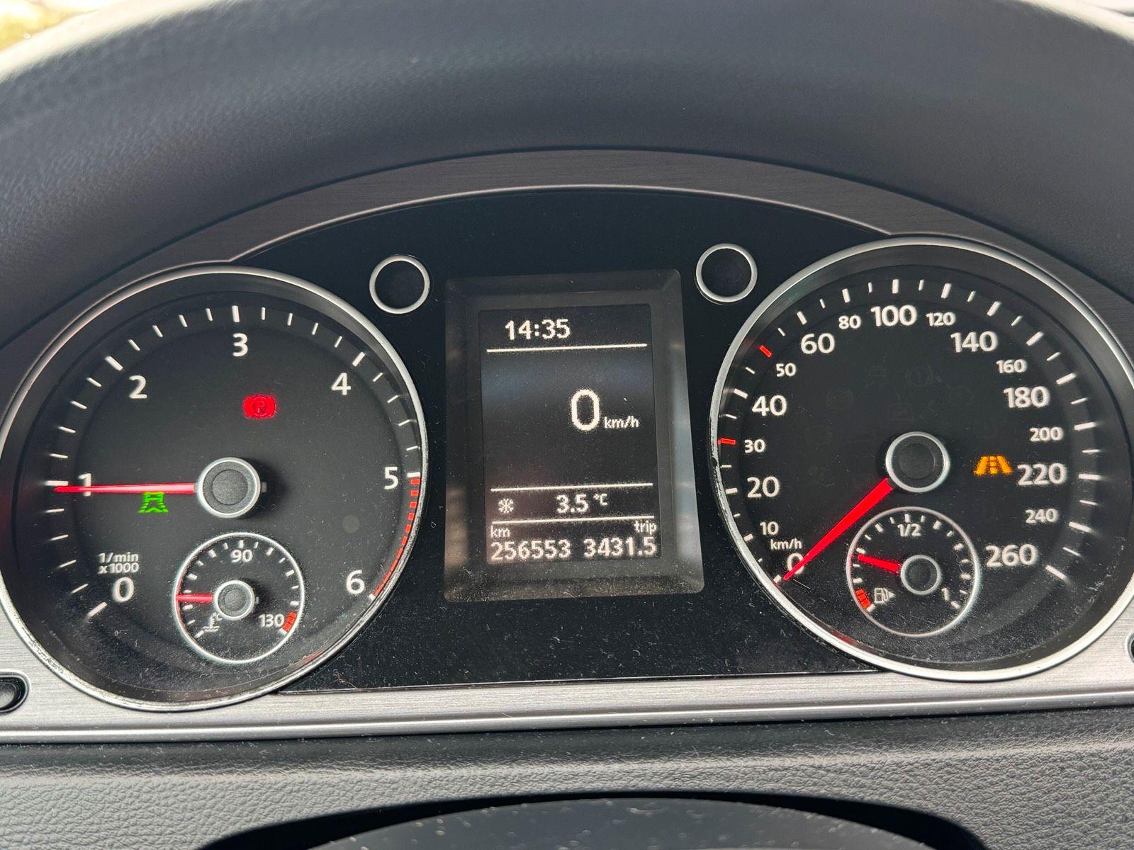 Volkswagen Passat 2014 — engine 140 HP (103kW)
