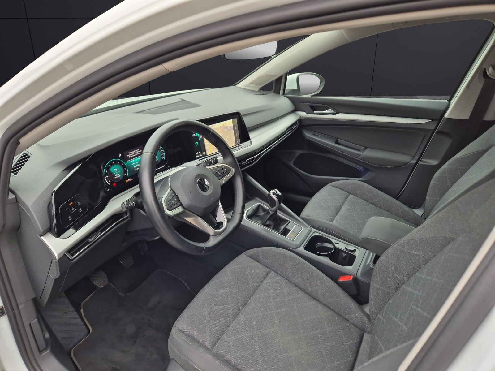 Fahrzeugabbildung Volkswagen Golf VIII Variant Life TSI NAVI CLIMA ACC SH