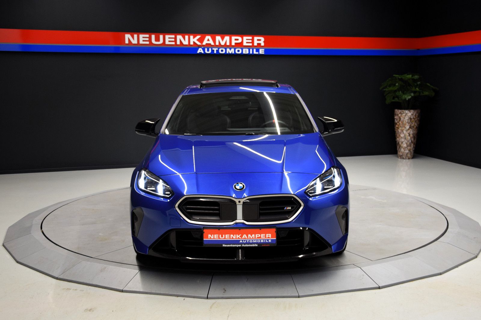 Fahrzeugabbildung BMW M135i xDrive Panorama HeadUp h/k Memory ACC