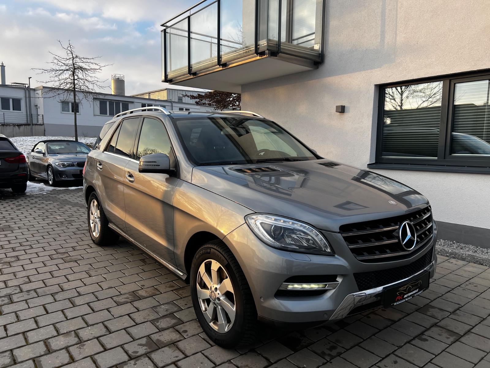 Mercedes-Benz ML 350 CDI BlueTec NAVI*XENON*LEDER*KAMERA*AHK