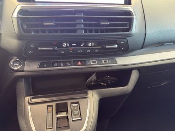 Citroën Spacetourer 2.2 Diesel 180 Max AHK+Kam.+KeyLess