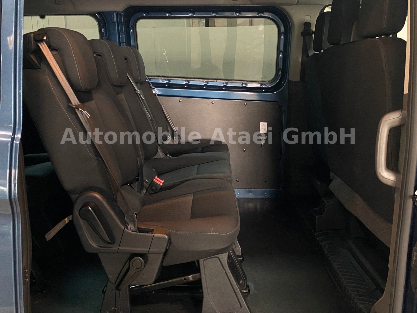 Fahrzeugabbildung Ford Transit Custom Kombi 340 *9-SITZER* KLIMA 7985