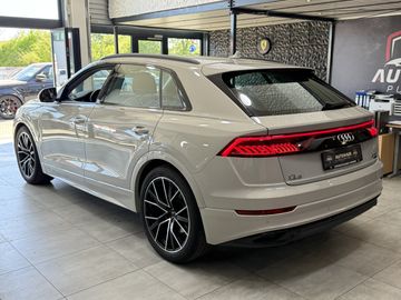 Audi Q8 - 2
