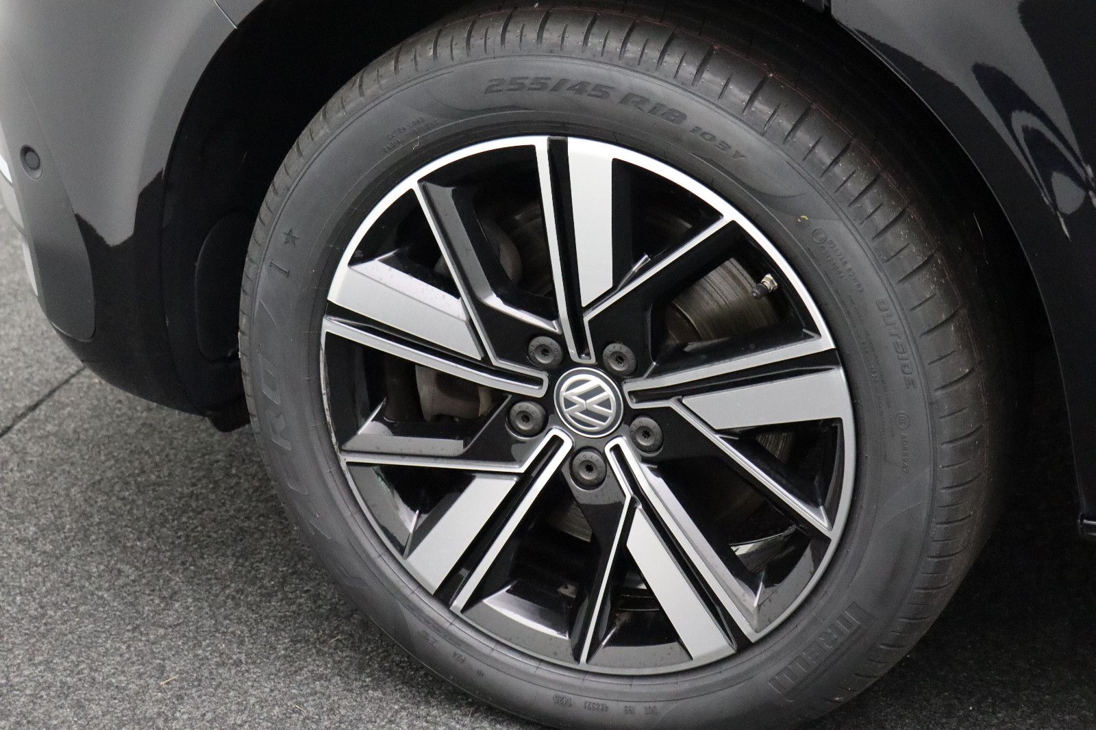 Fahrzeugabbildung Volkswagen T6.1 Multivan Highline 4MOTION Standheizung ACC