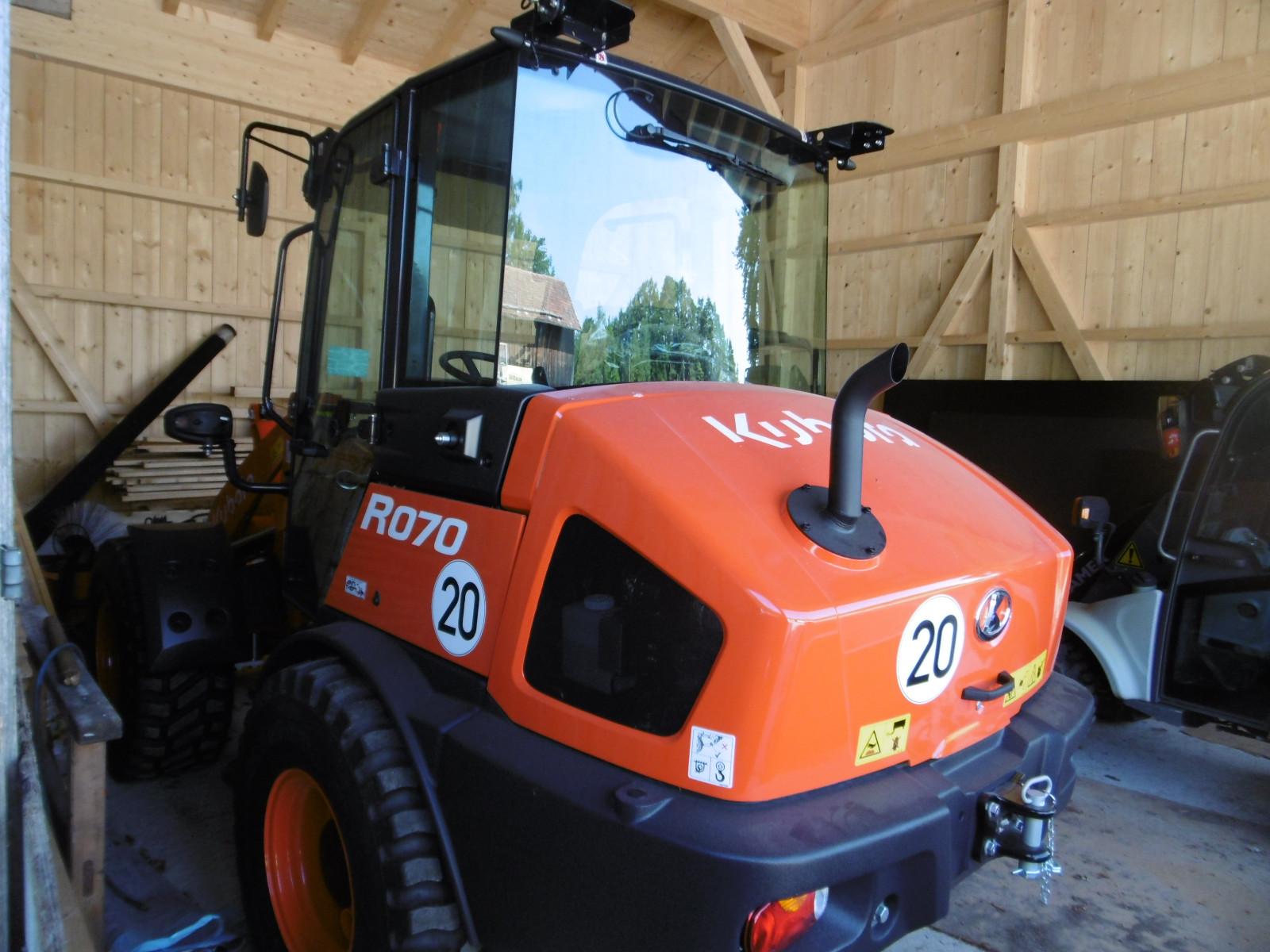 Kubota R070