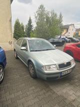 Skoda Octavia 1.9 TDI TUV 06/27 Klima - Skoda Octavia mit Diesel-Antrieb: Limousine, 1.9