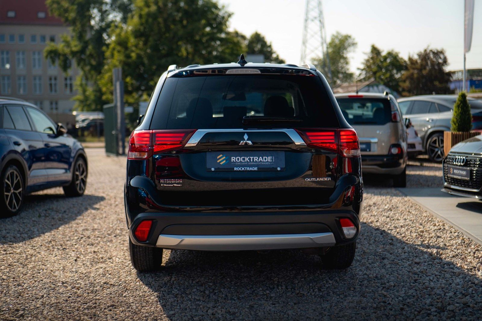 Fahrzeugabbildung Mitsubishi Outlander Edition 100 2WD | DAB | Kamera | 1Hand