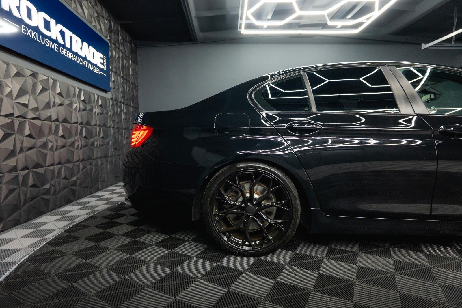 Fahrzeugabbildung BMW 535i Sport Limousine *20Zoll*REMUS*Eibach*380PS*