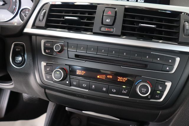 Fahrzeugabbildung BMW 328 i Touring Sortline|SPORT|LED|1HAND|LEDER|PDC