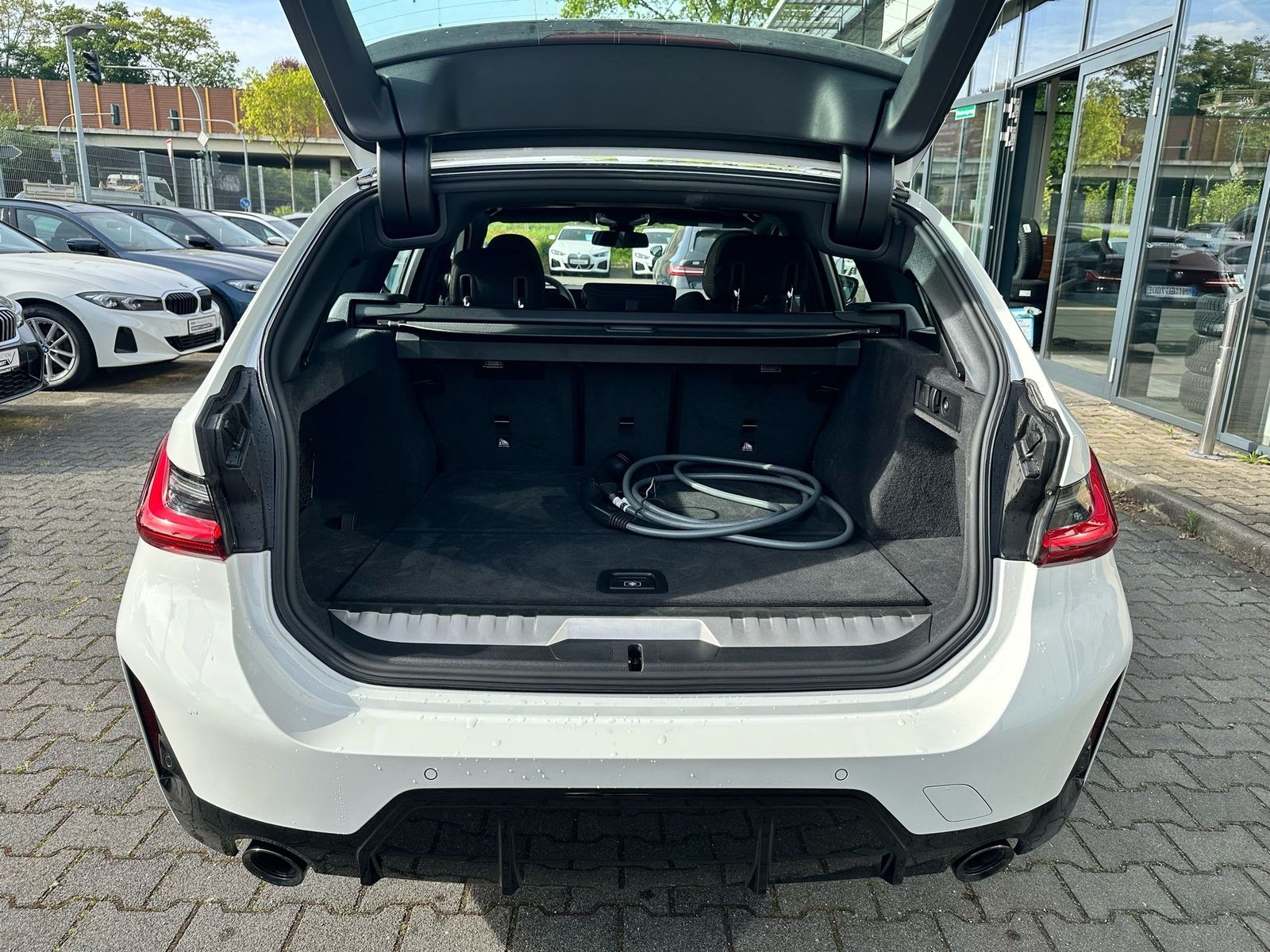 BMW 330 - Bild 16